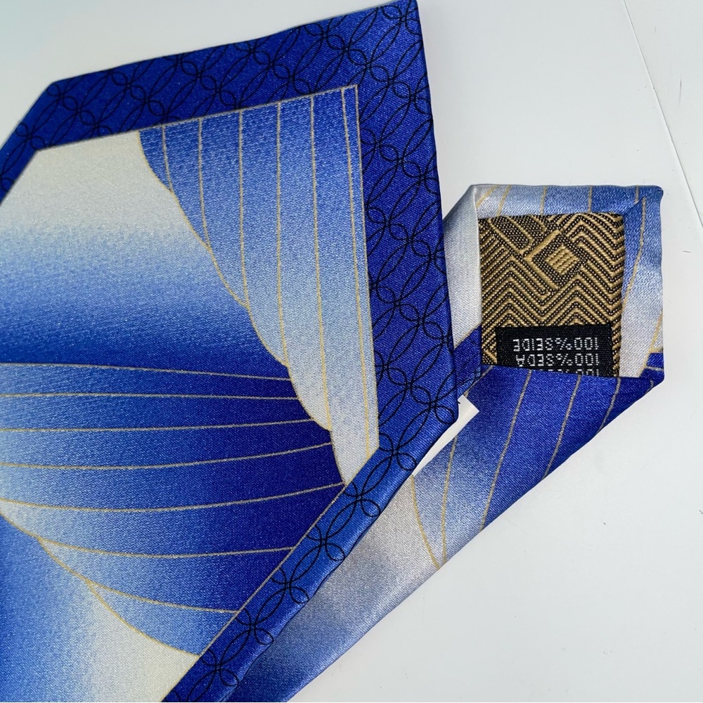 Steven Land tie and handkerchief